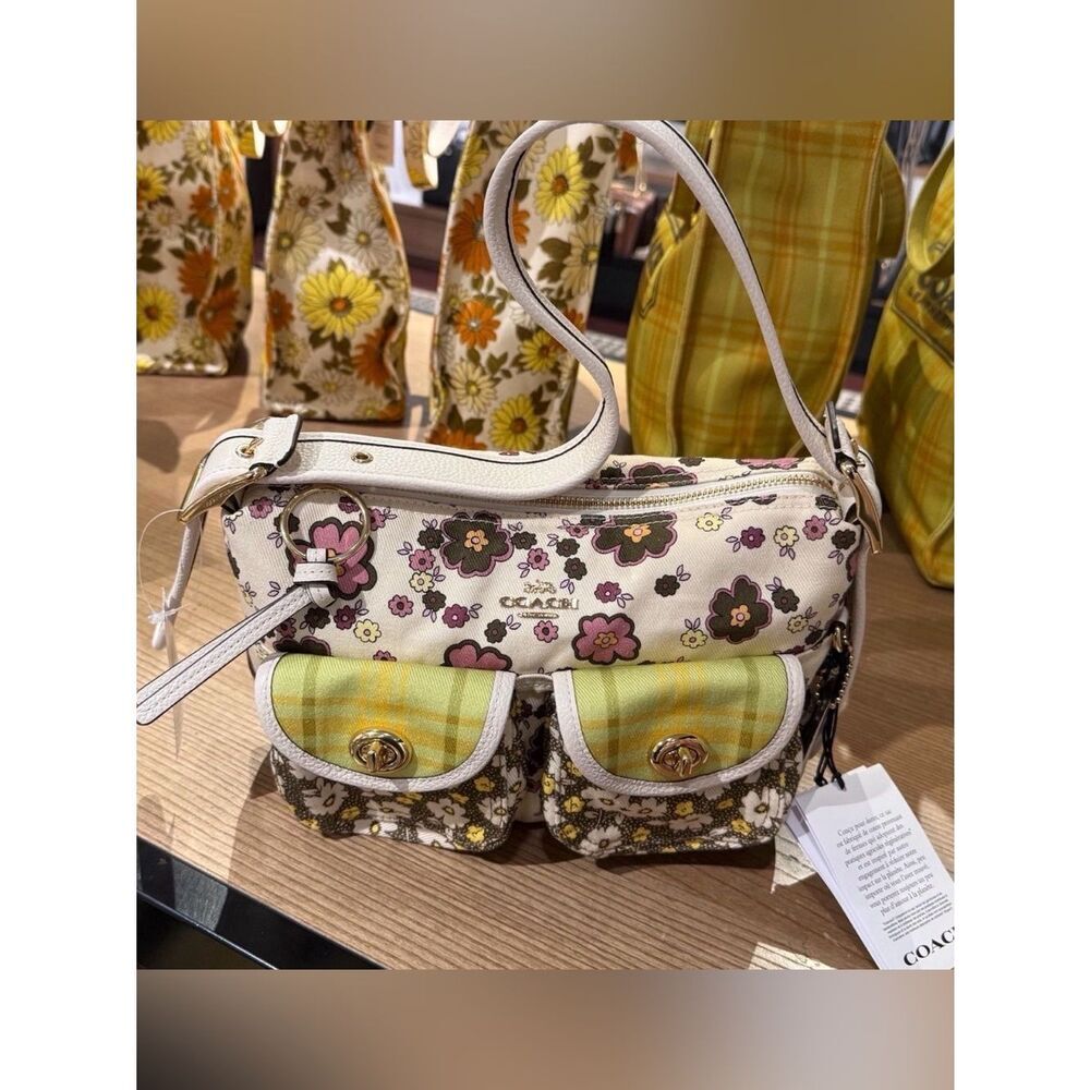 NWT coach Cargo Shoulder Bag With Floral Print CDW55